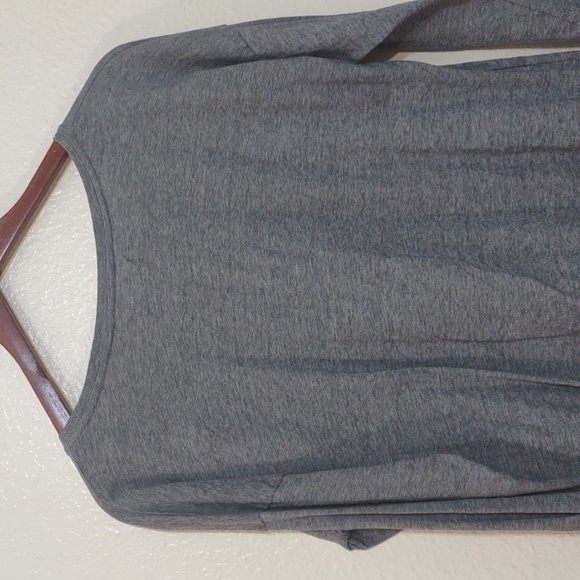 SLIGHTLY USED KK INTL SIZE XS LONG SLEEVE BASIC GRAY TOP LIGHTWEIGHT - Picture 7 of 8